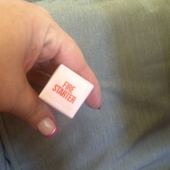 JEFFREE STAR COSMETICS Velvet Trap Lipstick Shade Fire Starter - Picture 6 of 6